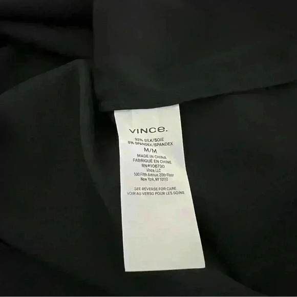 Vince V-Neck NWT Popover Top-Medium - Picture 6 of 7